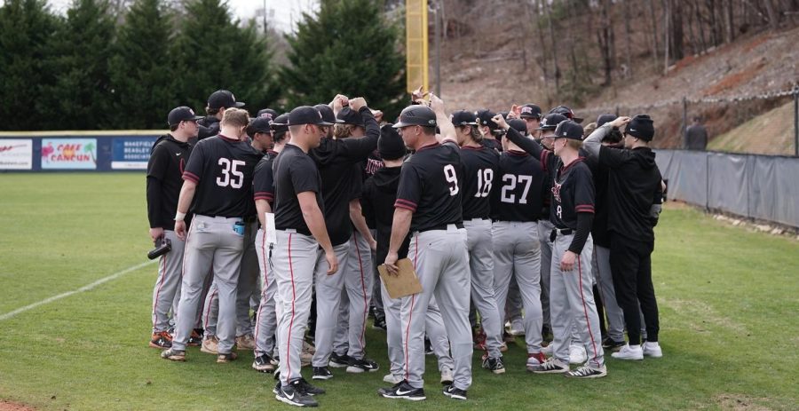 Baseball faces Midway in doubleheader